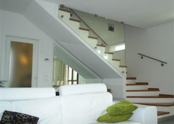 Parapetti in ferro a Genova: resistenza e stile per ambienti marittimi