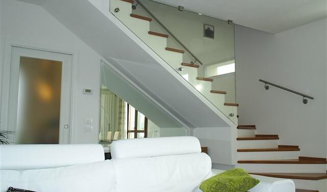 Parapetti in ferro a Genova: resistenza e stile per ambienti marittimi