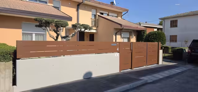 Cancello carraio e pedonale moderno a Cavarzere (VE) - foto 2