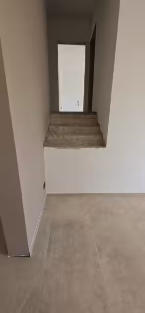 Scala a sbalzo con parapetto in vetro a Borgo Veneto (PD) a Borfo veneto - foto 4