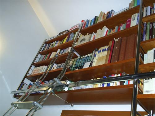 A11-Libreria in acciaio e legno