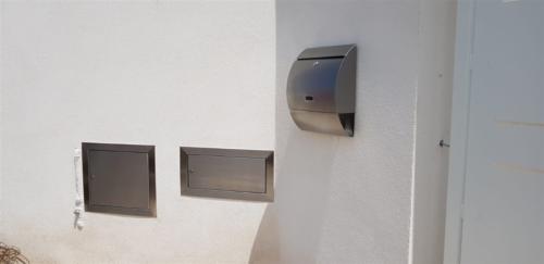 A31-Buca delle lettere inox moderna