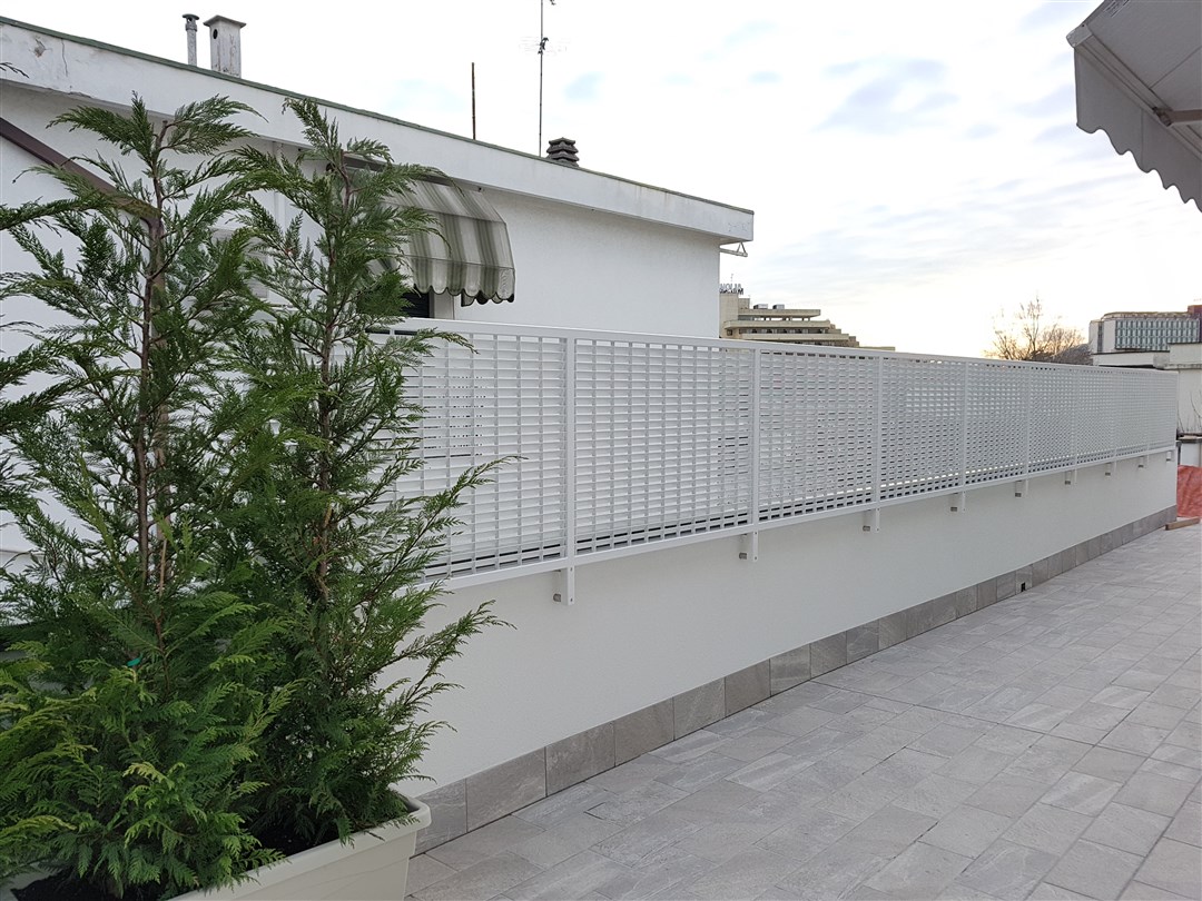 B36-Recinzione in frangisole
