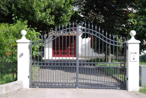 B37-Cancello carraio in ferro