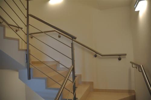 C18-Corrimano inox a muro