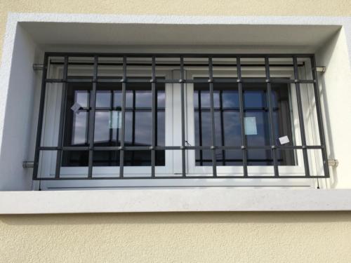 D13-Inferriata con paletti intrecciati