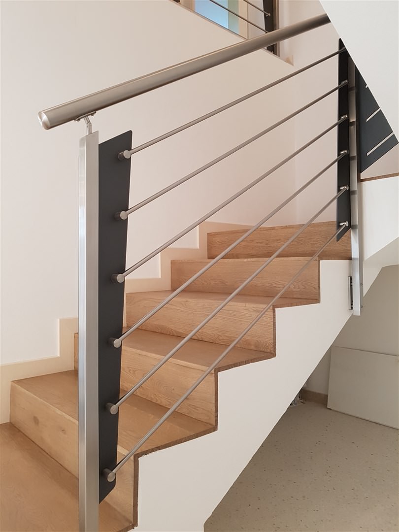 E12-Parapetto inox con fissaggio laterale