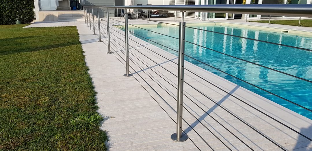 E37-Parapetto piscina in acciaio inox