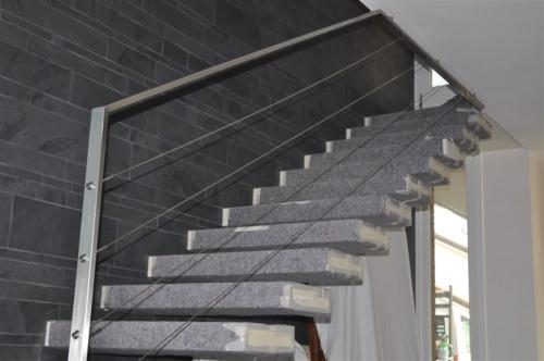 E26-Parapetto in telaio inox con fune orizzontale