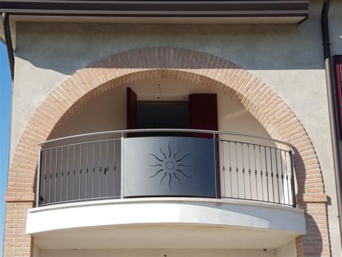 F02-Parapetto con disegno laser