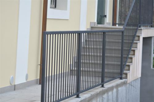 F34-Parapetto in ferro esterno per scala
