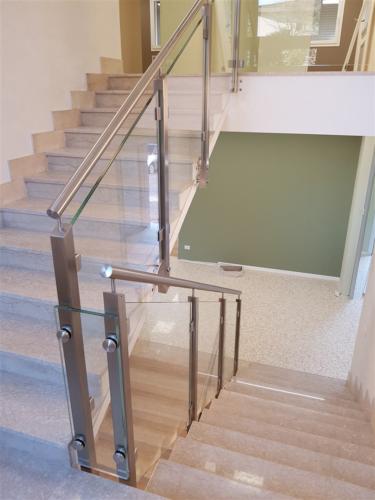H10-Parapetto inox e vetro certificato