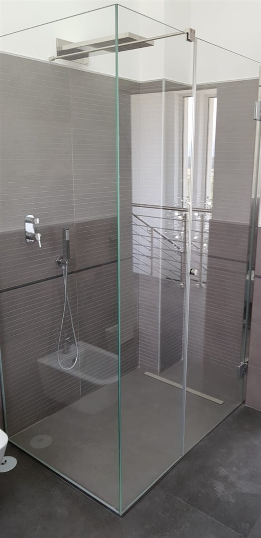 I19-Box doccia con lastre temperate