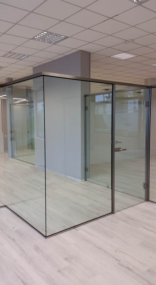 I22-Pareti in vetro con accessori inox