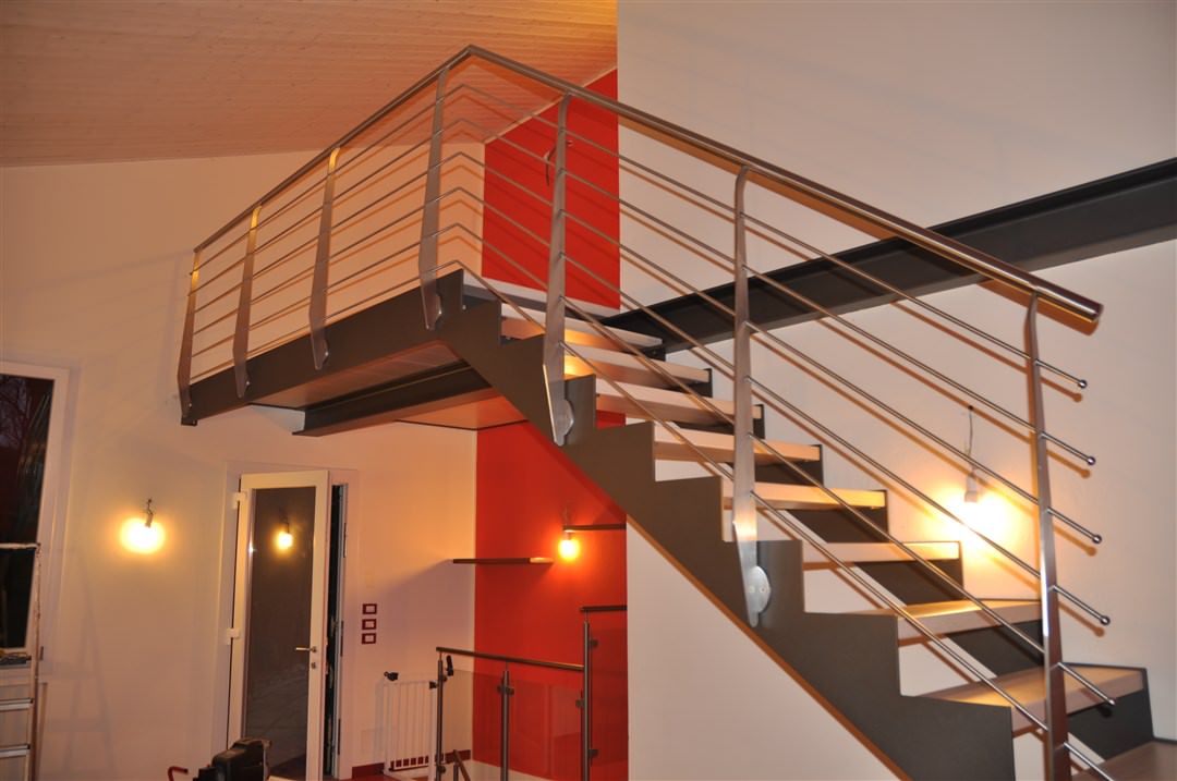 M25-Scala in ferro sagomata parapetto inox