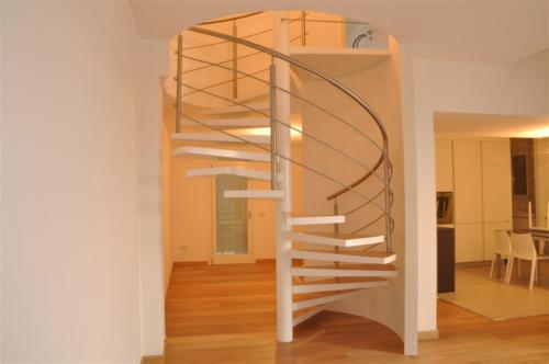 M22-Scala a chiocciola moderna