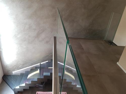 M29-Scala con gradini in legno