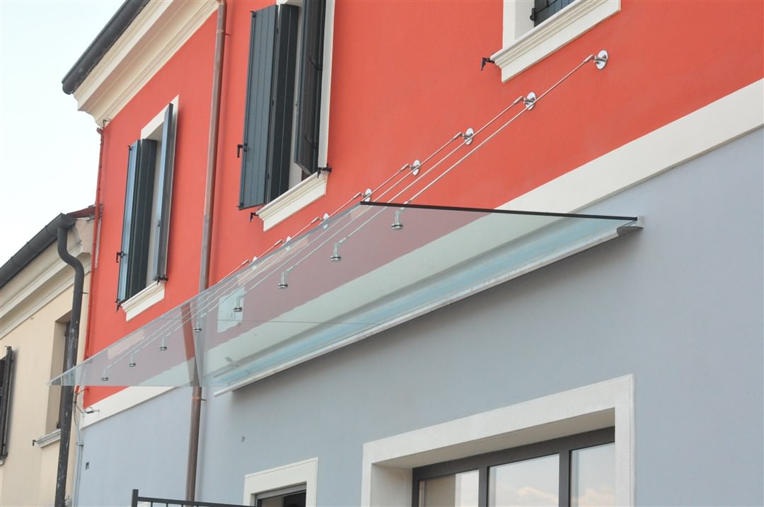 O08-Tettoia in vetro e canale